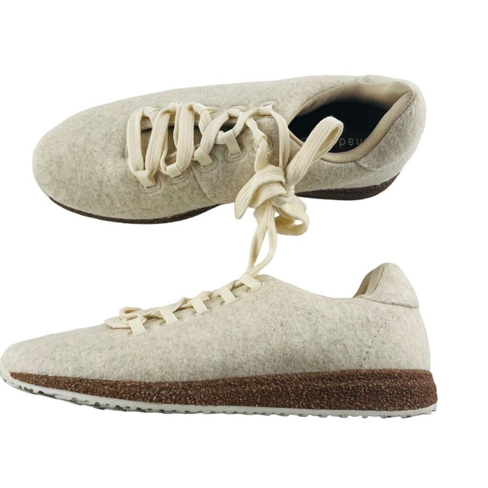 Madden Girl Cream Felt Fabric‎ Lace Up Sneakers Women's size 8 New without tags